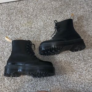 Doc Martens vegan Jadon II monochrome platform boots